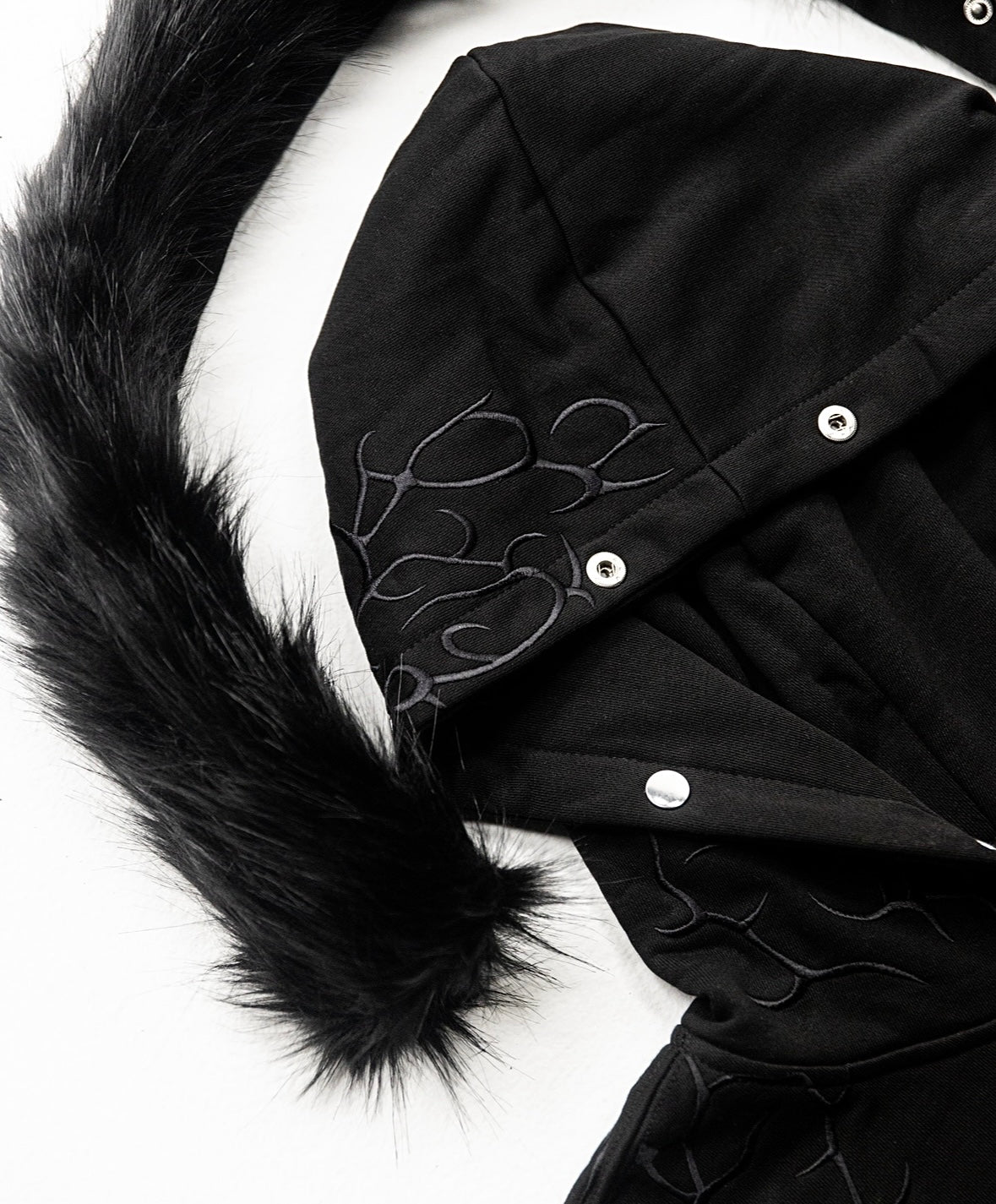 VILANOSIXX FAUX FUR ZIP UP BLACK